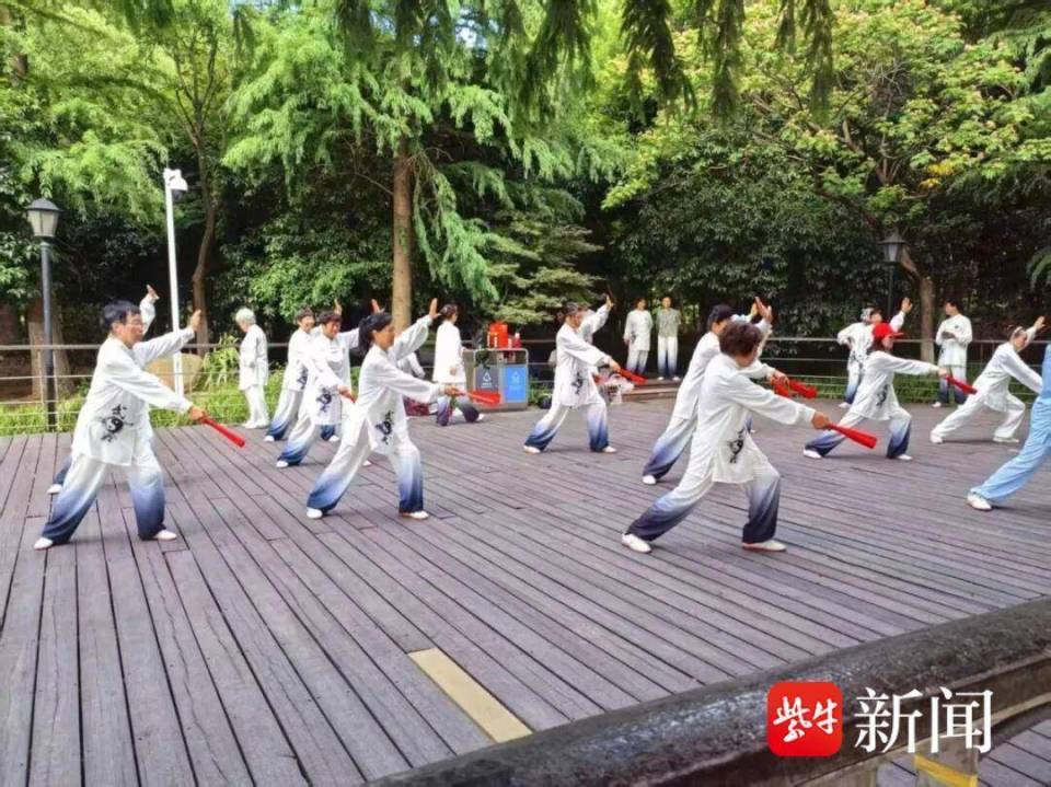 体育故事, 年在江苏省 体育故事, 年在江苏省