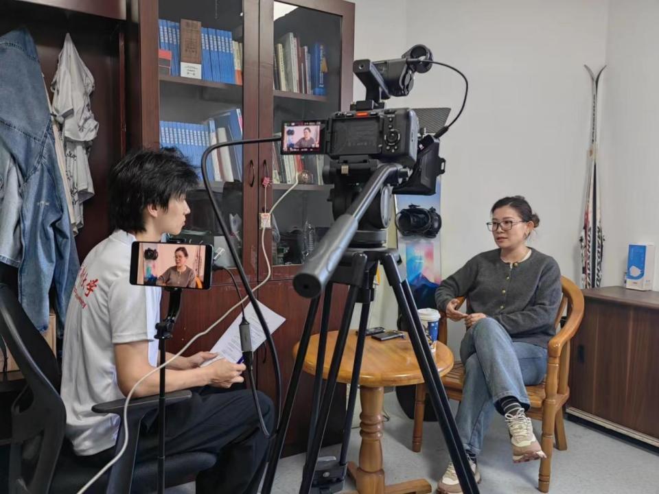 个女孩去了 个女孩去了