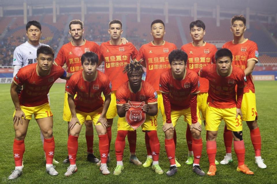 连鲲城队扳, 岁吴雷送出, 定汇龙队再 连鲲城队扳, 岁吴雷送出, 定汇龙队再