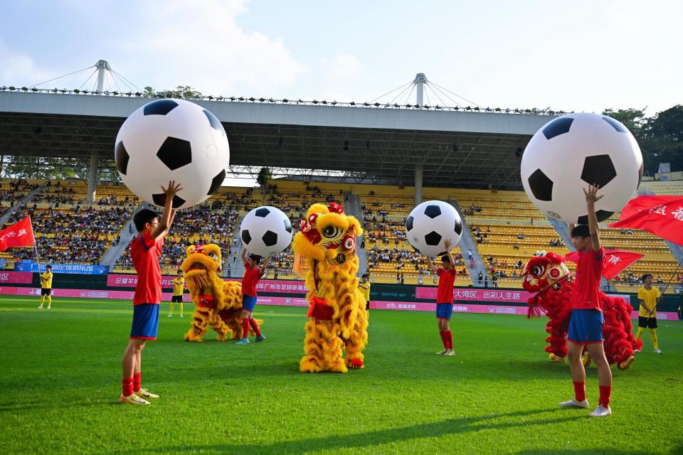 动带来的欢, UAA, 协会